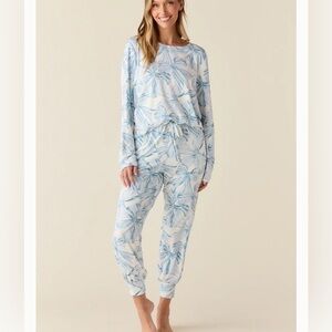 NWT Blue Floral Women's Pajama Set NWT SIZE LARGE